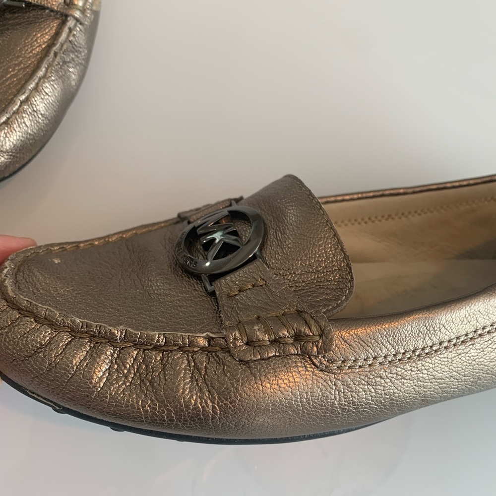 Michael Kors Driving Shoes in metallic. Size 8.5